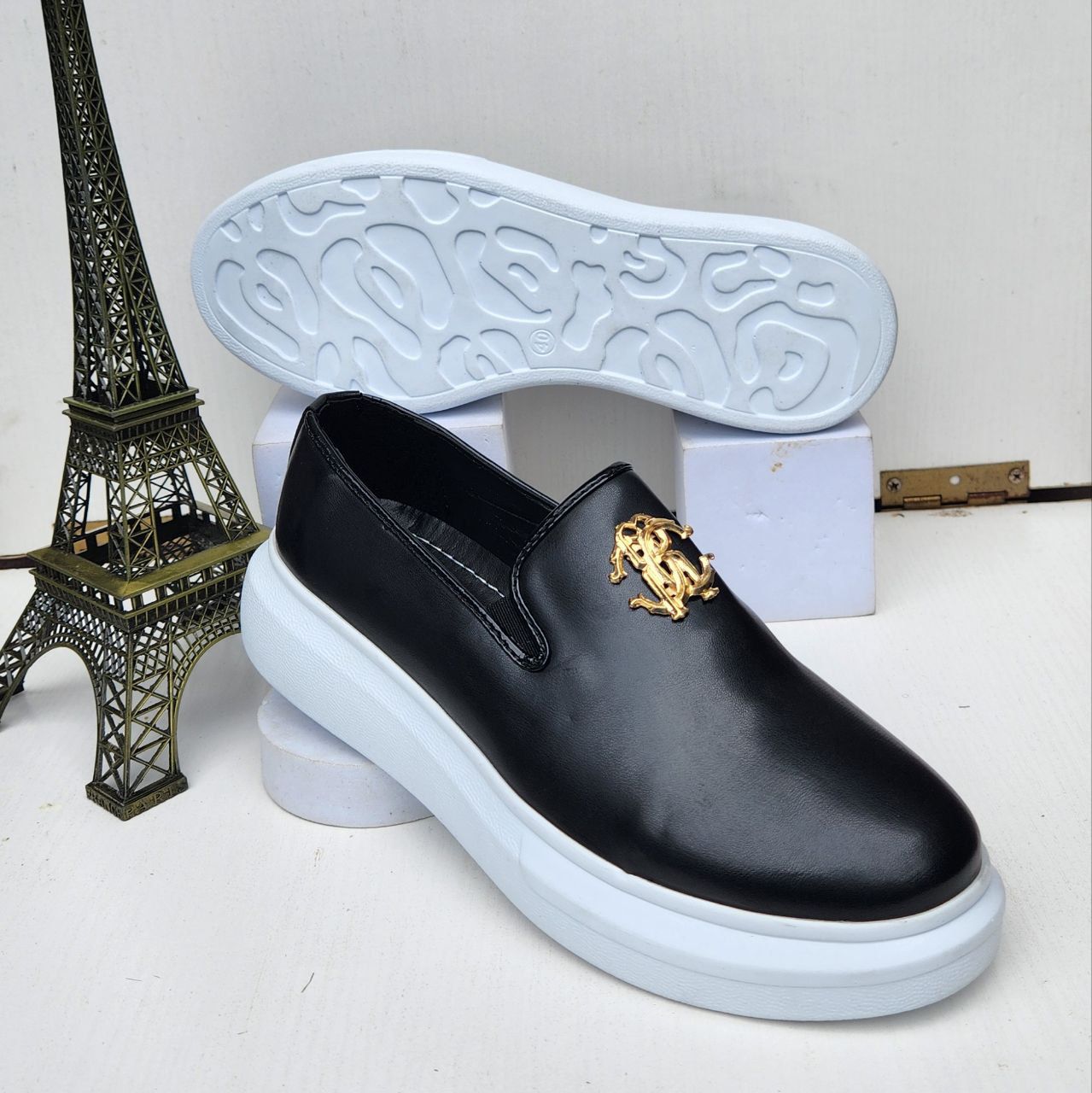 #1 Black Leather Whitesole (Available Szx: 40, 41, 42, and  45 Only)