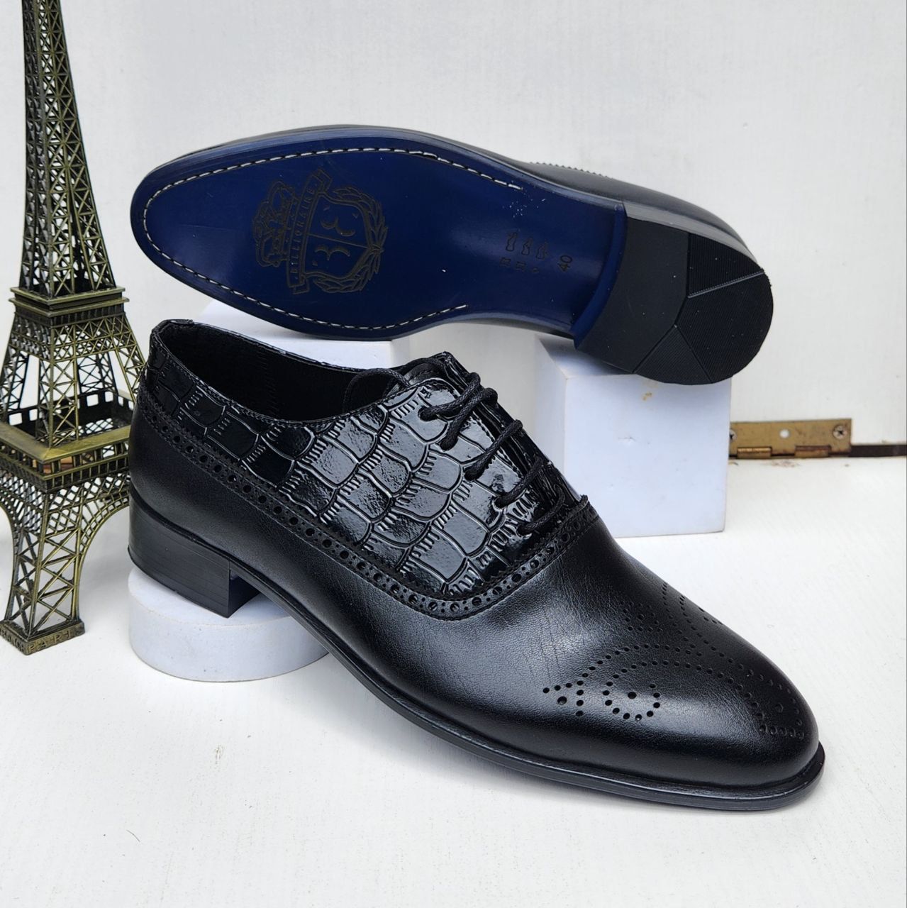 #1 Black Leather Lace-up (Available Szx: 40, 41, 42, 43, 44 and 45 Only)